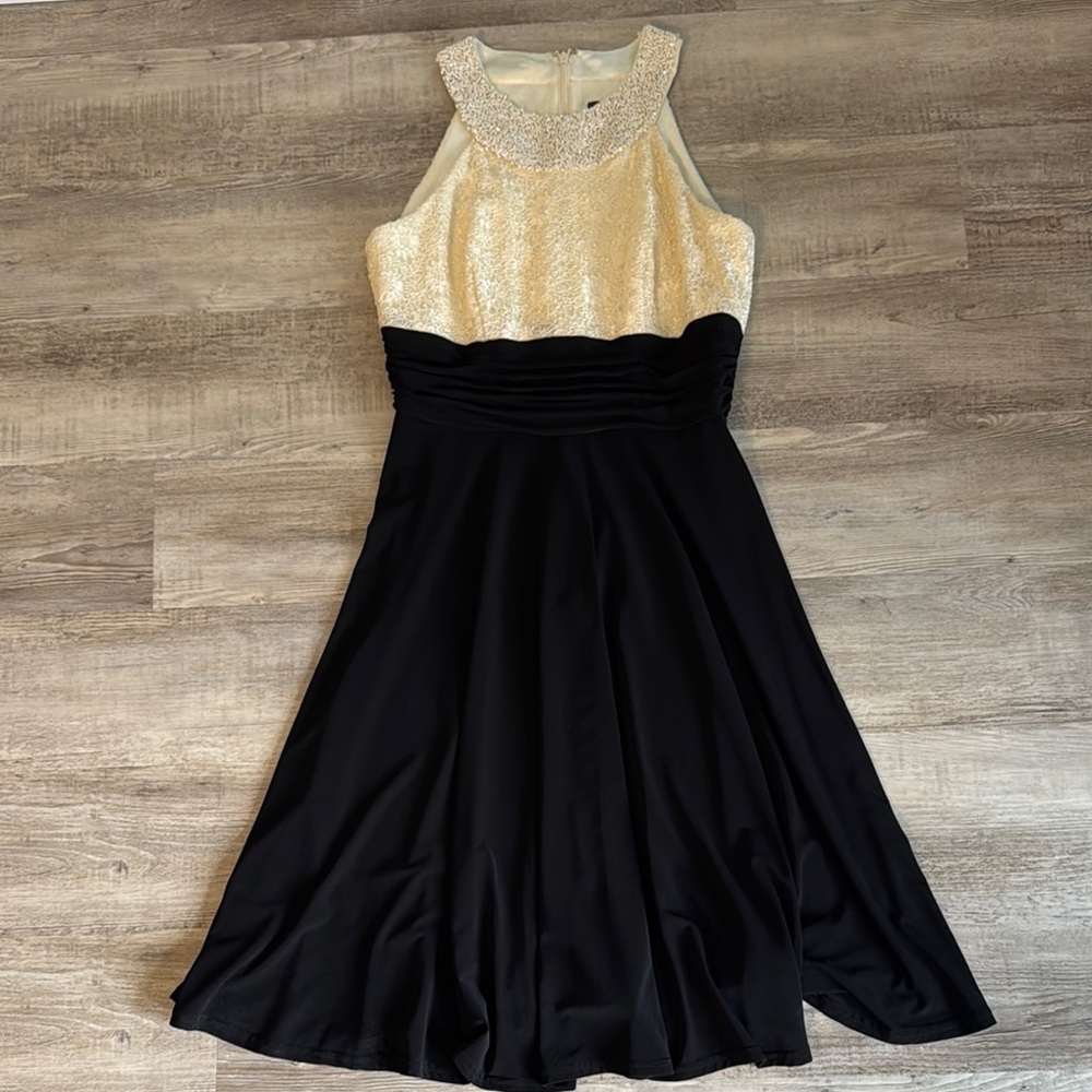 Jessica Howard Cream and Black Halter Fit and Flare Dress